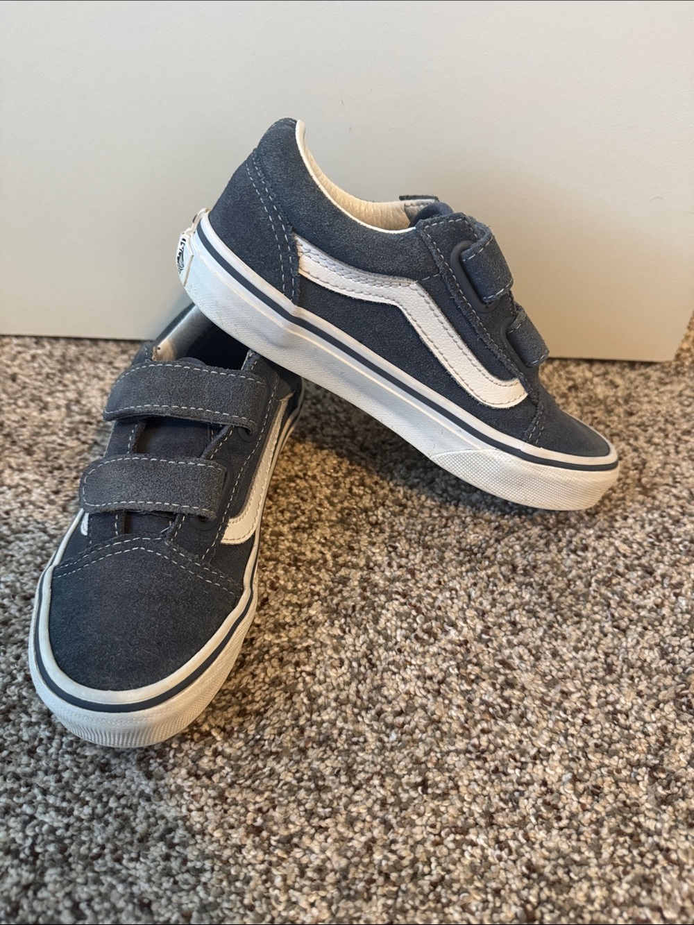 Vans Kids Old Skool Hook-and-Loop Sneakers - Navy and White